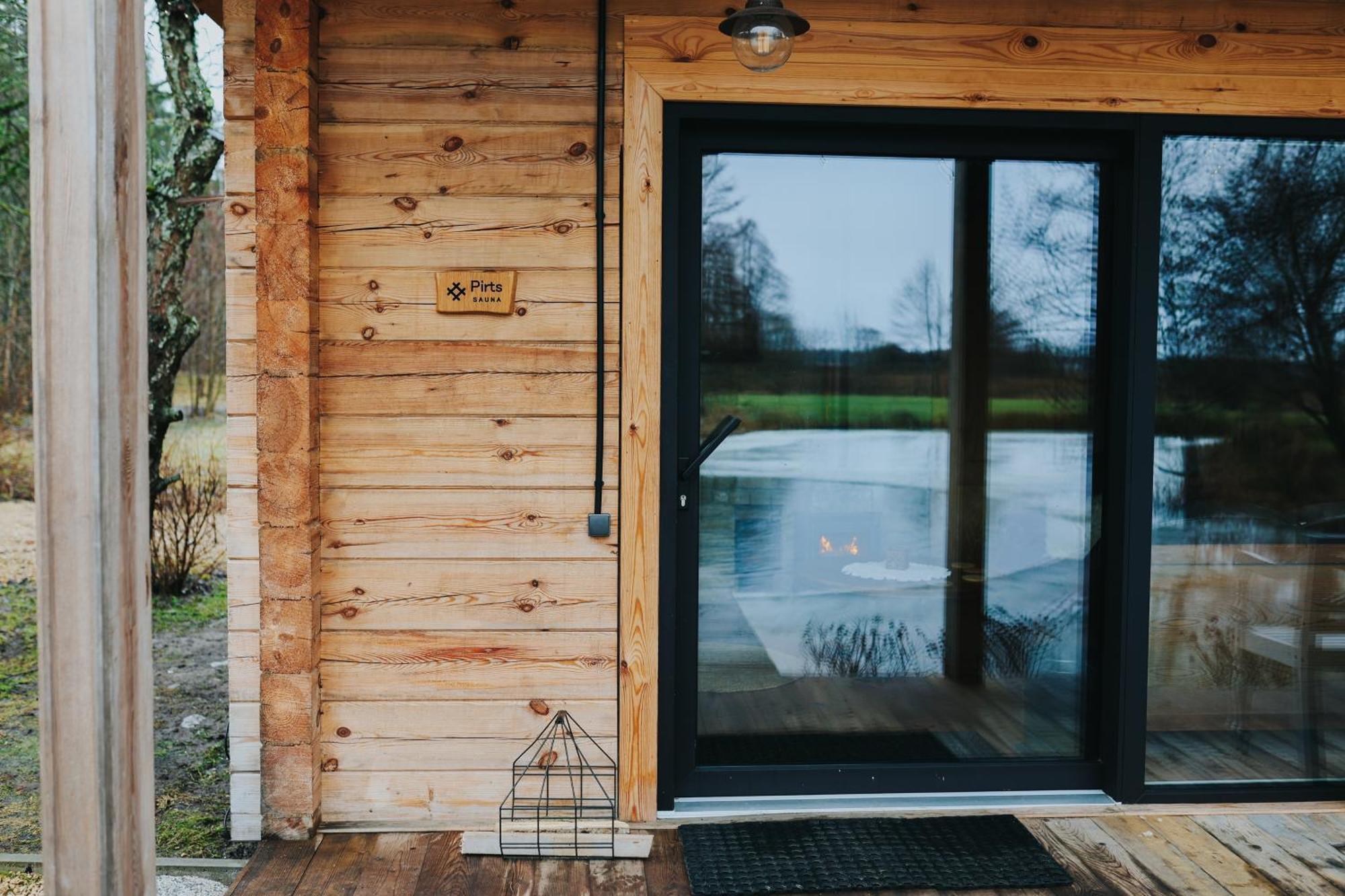 Apartamento Labiesi Jūrkalne Exterior foto